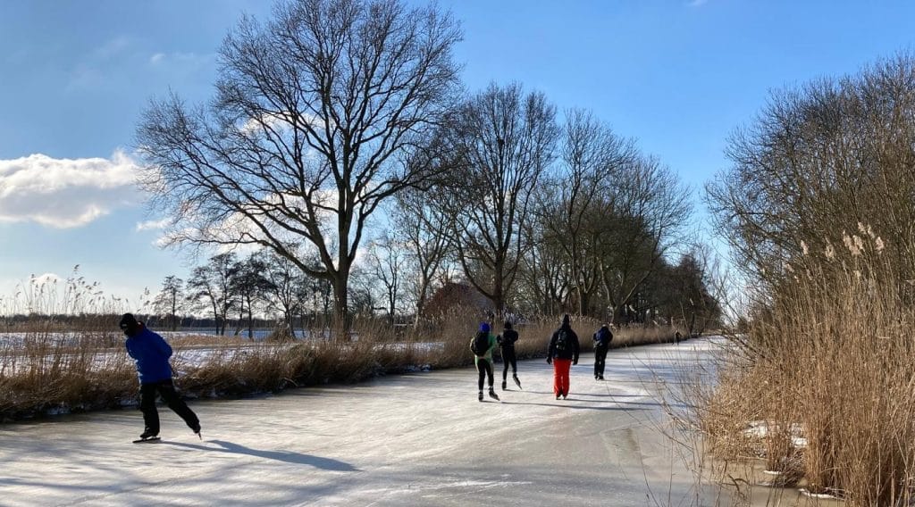 Houseboat Senang schaaten winter